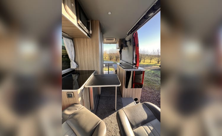 Vinnie – Fully Off-Grid Mercedes High Top (MWB) with heating, shower & toilet