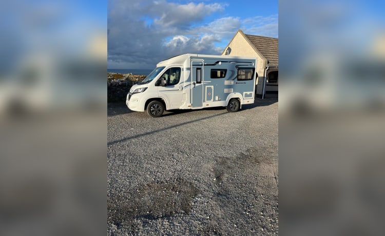 Rent & Drive! – 2-3 berth Peugeot Compact motorhome 2018