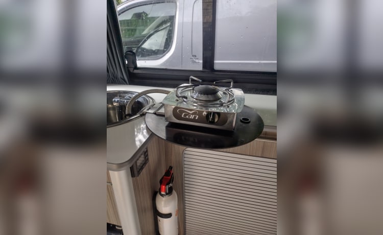 T5.1 t32 140  – 4 berth Volkswagen campervan from 2013