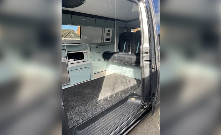 4-persoons Volkswagen campervan uit 2019