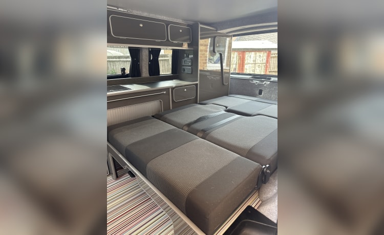 4 berth Volkswagen camperking st Tropez