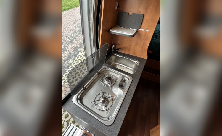 MaliBUS – Malibu Carthago luxe camperbus 2P