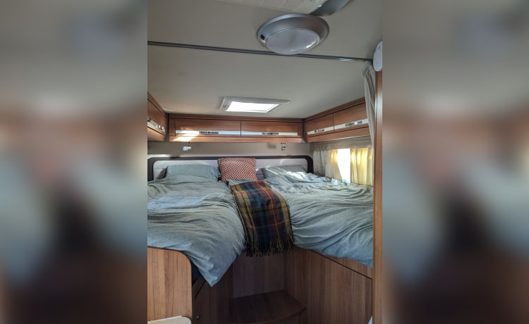 Very comfortable 3 p camper Eura Mobil