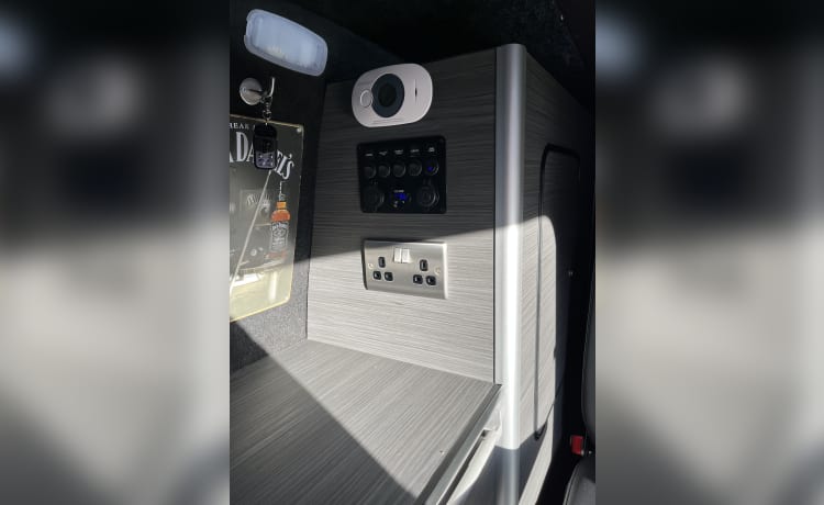 Vito  – Mercedes-Benz camper met 2 slaapplaatsen uit 2011