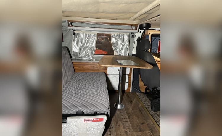 Goldesel – Ford Transit Camper mit Aufstelldach