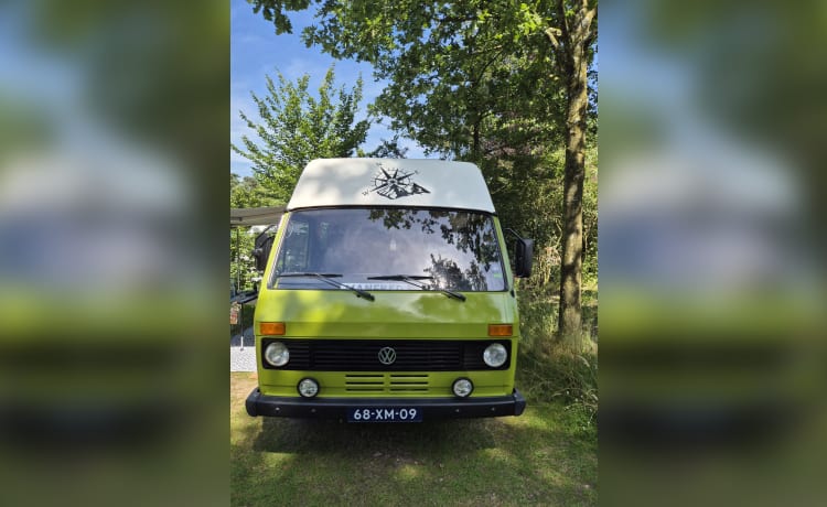 Manfred – VW LT28 - Atmospheric 2p camper bus from 1976