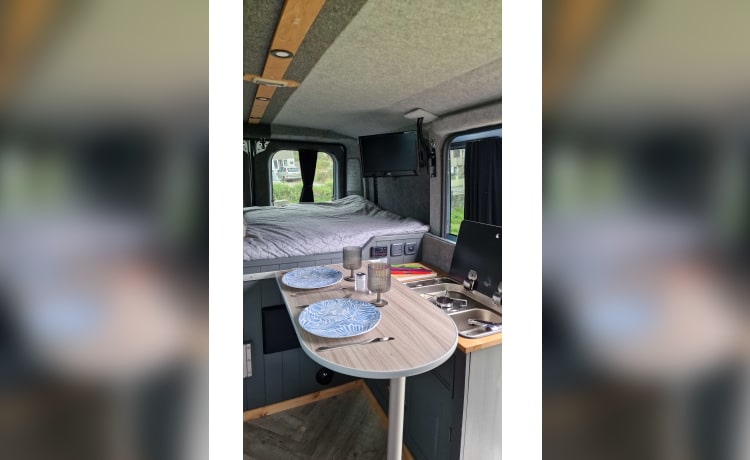 Peugeot Boxer-camper met 2 slaapplaatsen