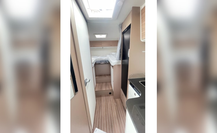 ITA CAMPER – Nieuwe 5-zits semi-integraal camper