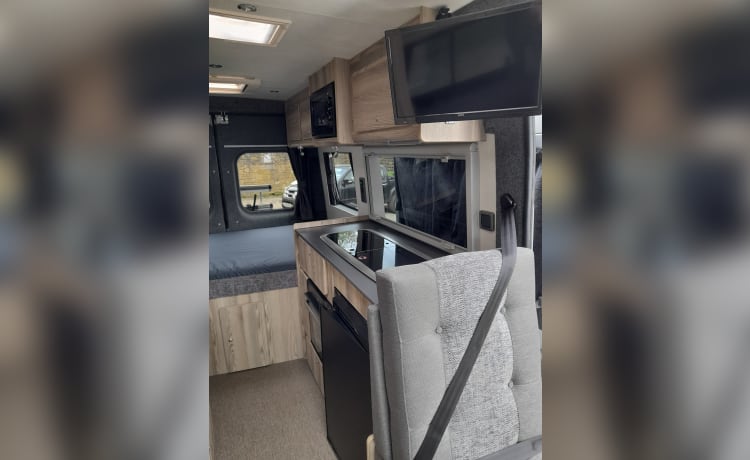 MT22 – Camper / MotoRhome con 4 posti letto - completamente attrezzato per la tua prossima avventura