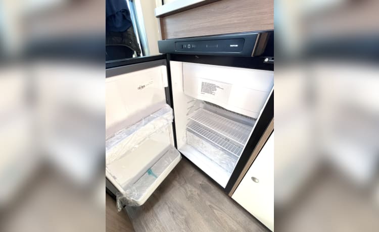 Van 337 – Carado V337 compacte Van voor 2 tot 3 personen!