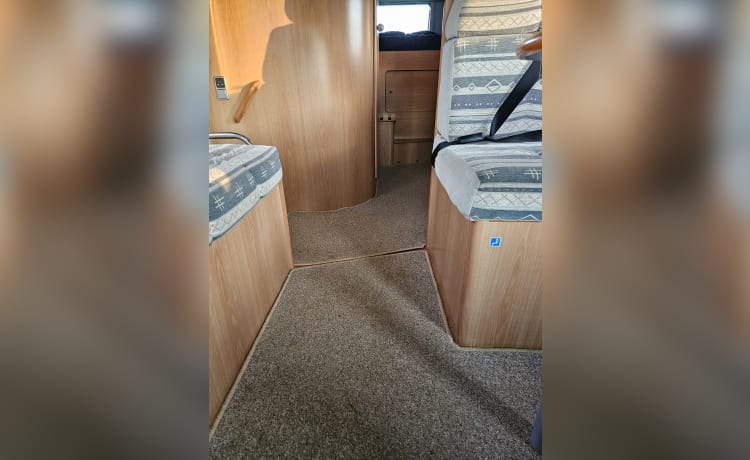 Ellie – Comfortable 4-Berth Motorhome with Large Garage for Hire