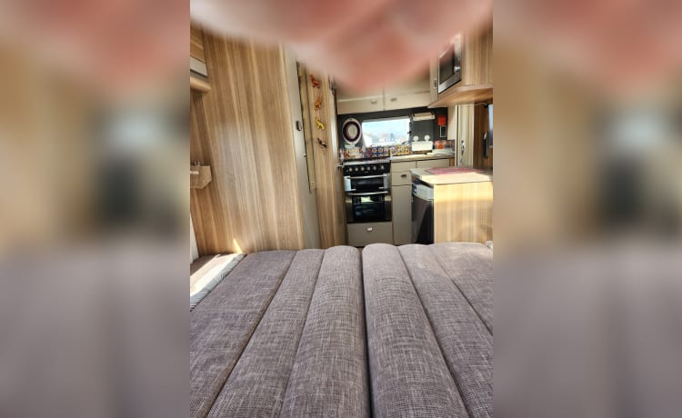 Flossieflo – 2 berth 2014 fully equipped Fiat Bessacarr 