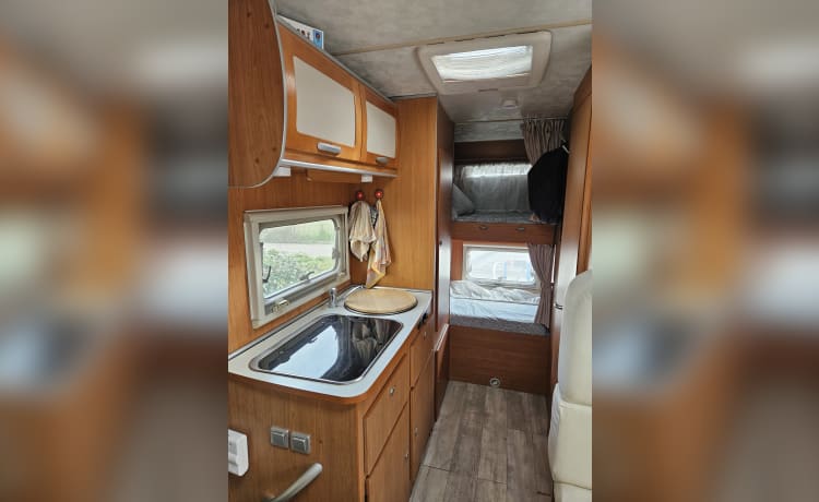 Giotto – Giottiline attic camper 6 seats 