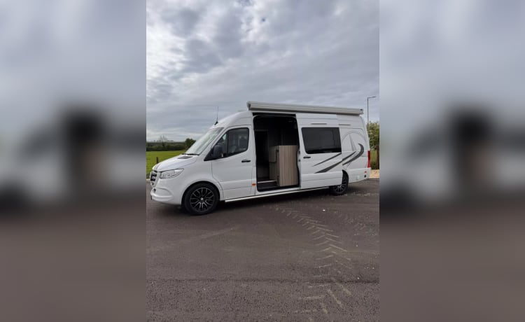 4 berth Mercedes-Benz campervan from 2019