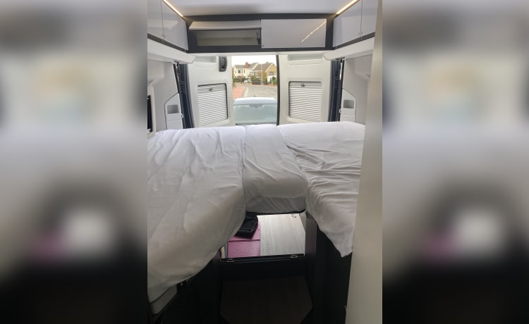 Adria twin Supreme fiat ducato automaat – Beau camping-car à louer