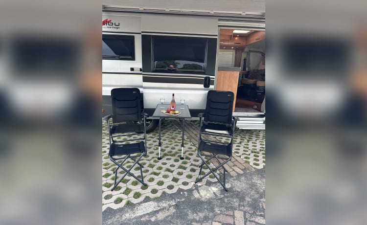 MaliBUS – Malibu Carthago luxe camperbus 2P