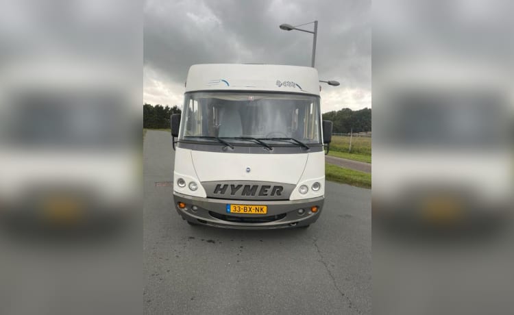 6p Hymer integrated uit 2004