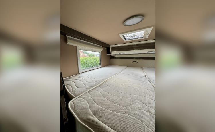 NOUVEAU Camping-car familial McLouis 5 personnes à partir de 2023