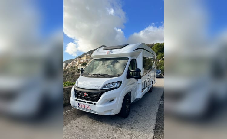 Camper di lusso Bürstner Lyseo TD 727G per 2 con autonomia extra (2023)