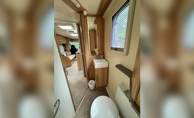 Bertha – 5 berth Peugeot semi-integrated from 2012