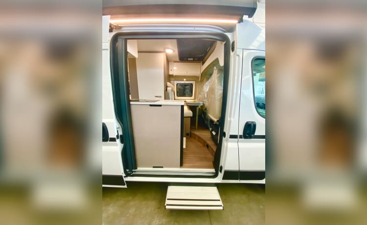 Etrusco – ETRUSCO 540DB 140CV – KOMPAKTER VAN 4 SZ MIT FALTDACH