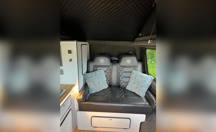 Ausgefallener 4-Bett-Campervan von Volkswagen, Baujahr 2015