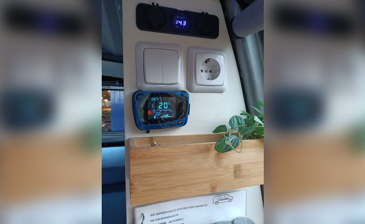 "No-rush bus" , geen haast wel genieten! –  Compleet ingerichte Volkswagen T4 buscamper 🤩