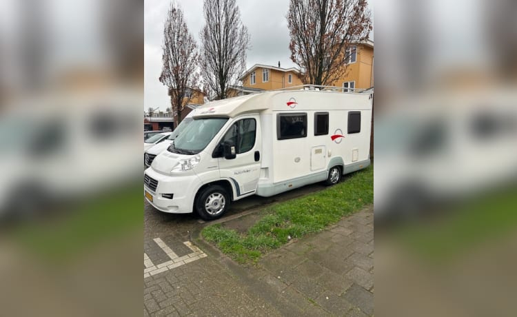 Geräumiger Fiat Semi Integral für 3 Personen aus dem Jahr 2007