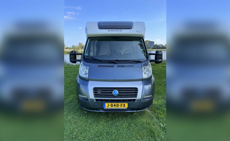 Zeer luxe, ruime en gezellige 4 persoons camper - Fiat Knaus Skywave