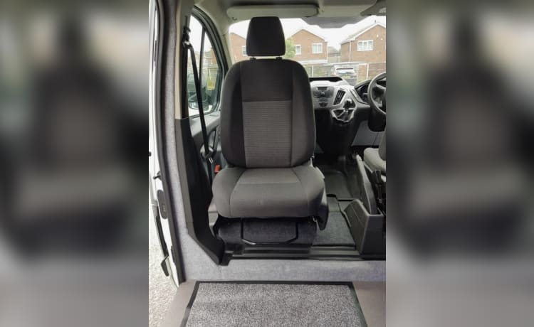 Tommy – 4-persoons Ford campervan uit 2015