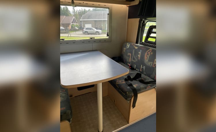 Brembus – Fijne, grote en complete familie (6 persoons) alkoof camper