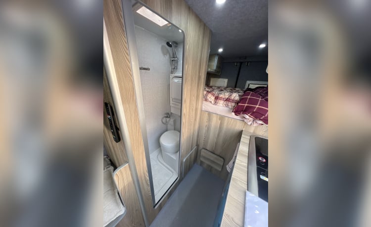 Ronnie – Fully Off-Grid Mercedes High Top (MWB) with heating, toilet & shower