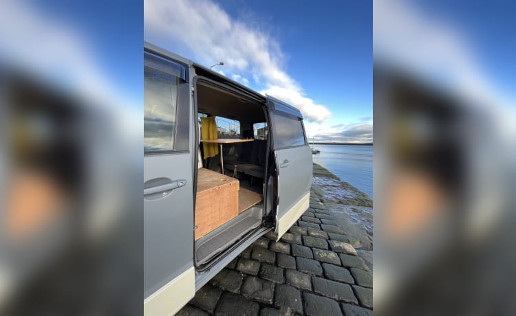 Nala – Auto cozy van - insurance included  - sleeps 2