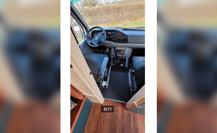 Barry – Volkswagen Camperbus met vast bed + zithoek