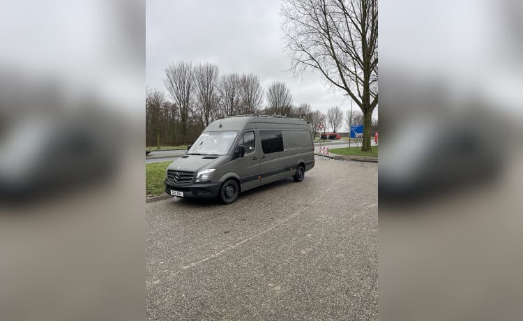 Mercedes-Benz camper met 2 slaapplaatsen uit 2015