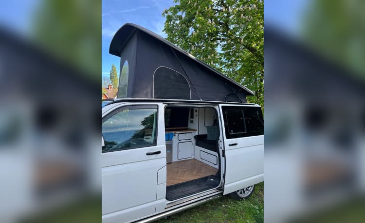 Quirky 4 berth Volkswagen T5 campervan 2015