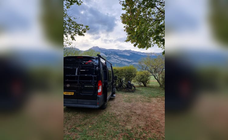 Malibu Van – Camper compatto per autobus Malibu di lusso con letto basso!