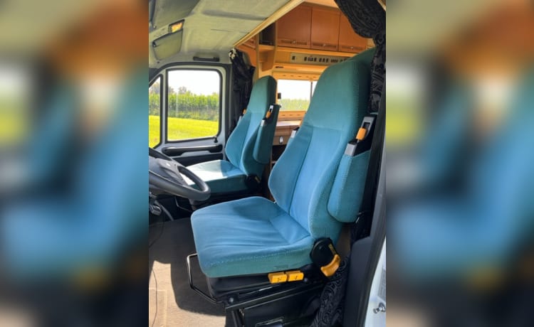 Schöner 4-Personen-Camper Fiat Ducato, komplett ausgestattet.