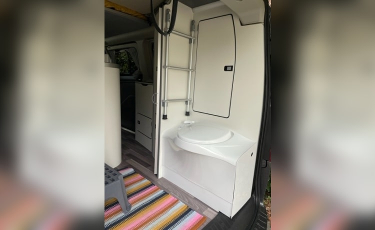 Vive Le Van  – Gloednieuwe Comfortcamper 2023 (zit 5p.-slaap 4p.)