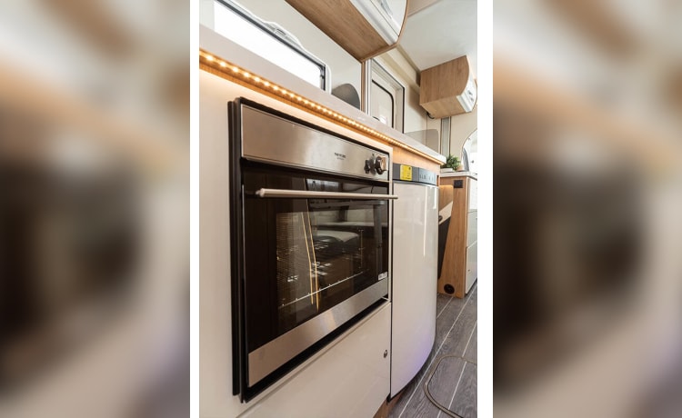 LUX 6 berth & 5 seatbelts – Huisdier ✅, WiFi, 2 tv's, fietsenrek, buiten dineren