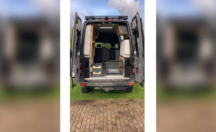 The Beast – Stoere Mercedes Sprinter 4*4 offroad alleskunner