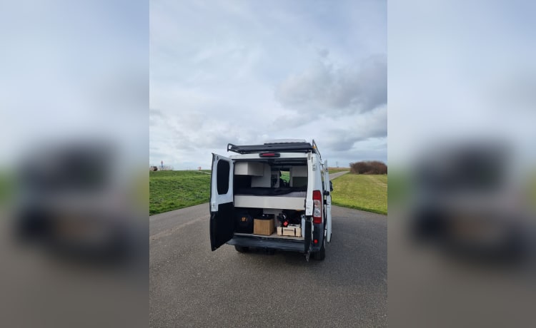 Lux – 2p Peugeot bus uit 2012