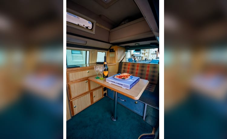 Vinny – 4 Berth Volkswagen Trident