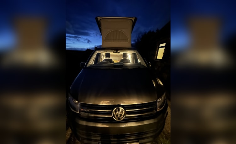 Luna – 4-persoons Volkswagen campervan uit 2018