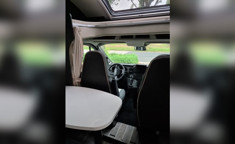 Camper Bolletje – Luxury 4p Roller Team semi-integrated from 2020