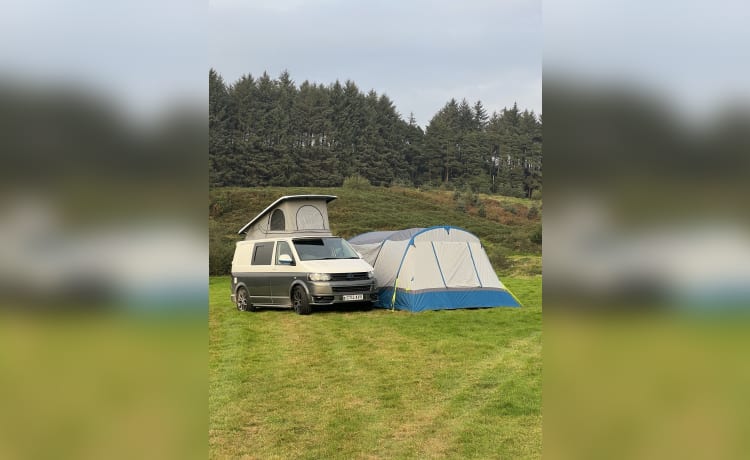 Otis – VW T5 campervan - 4 slaapplaatsen - off-grid