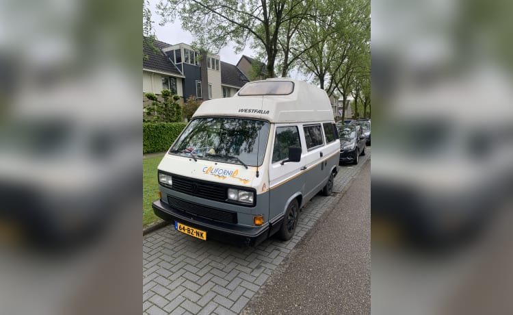 Sunny – 4p Volkswagen campervan uit 1989