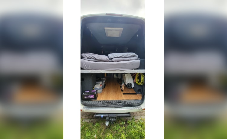 Beatrice – 2 berth Luxury Volkswagen Campervan Off Grid