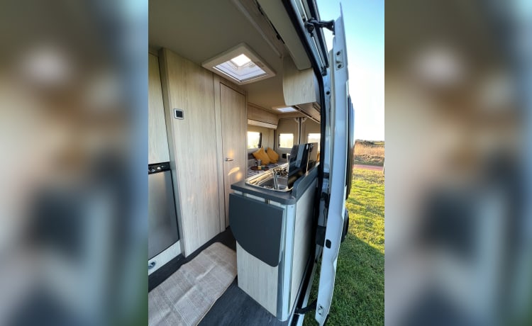 Wee Beastie – 2 Berth Luxury Campervan