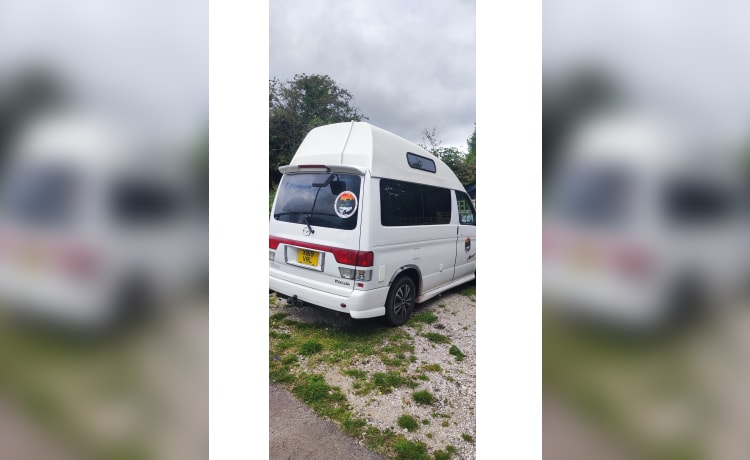 Hightop – Mazda bongo high top 3 birth 